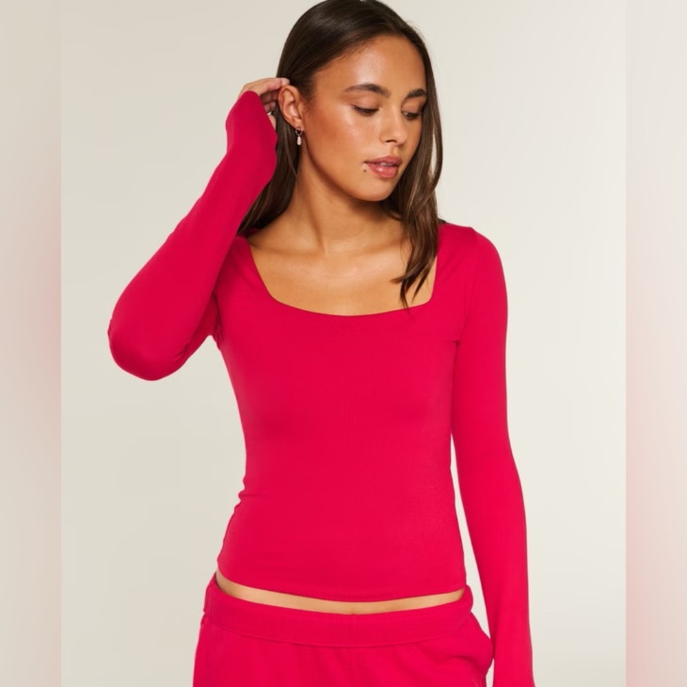 Hollister Women’s Long Sleeve Square Neck Seamless Baby Tee – Red ♥️ (Medium)